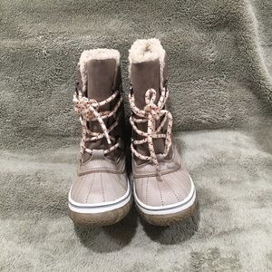 Steve Madden Duck Boots - NWOT